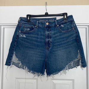American Eagle Highest rise mom shorts size 14
